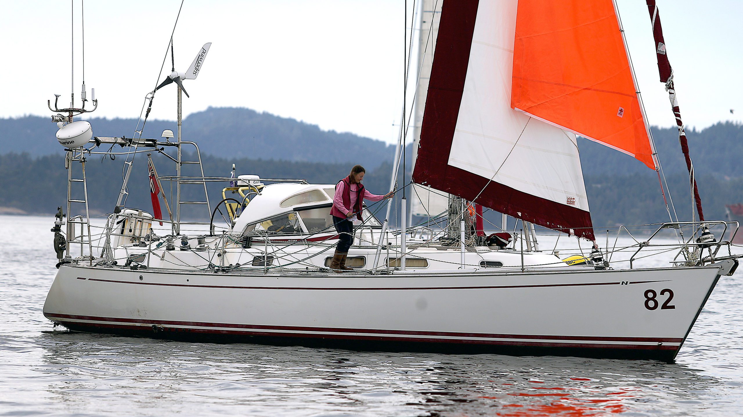 Jeanne Socrates sailing